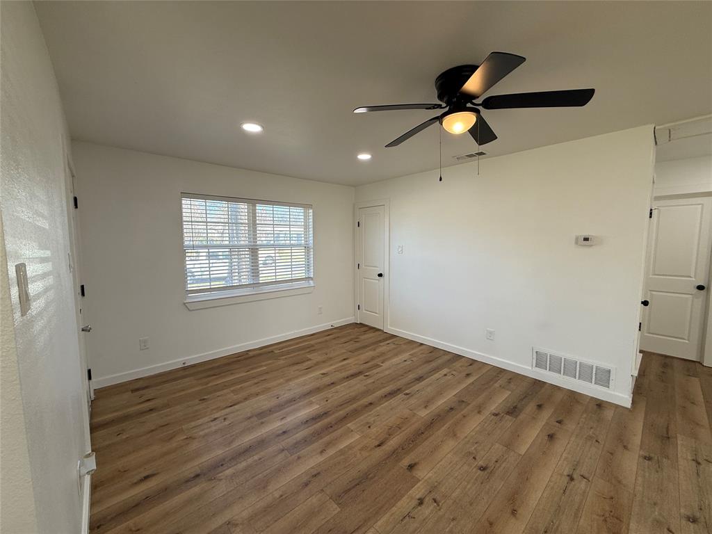 618 Pleasant Valley Road Garland, TX 75040 - Photo 6 of 22