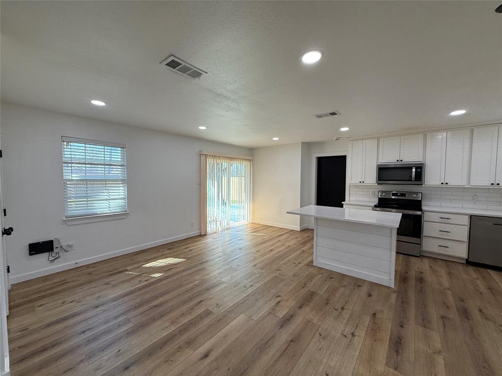 618 Pleasant Valley Road Garland, TX 75040 - Photo 7 of 22