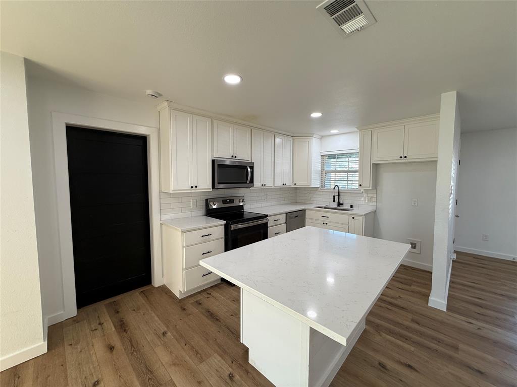 618 Pleasant Valley Road Garland, TX 75040 - Photo 10 of 22