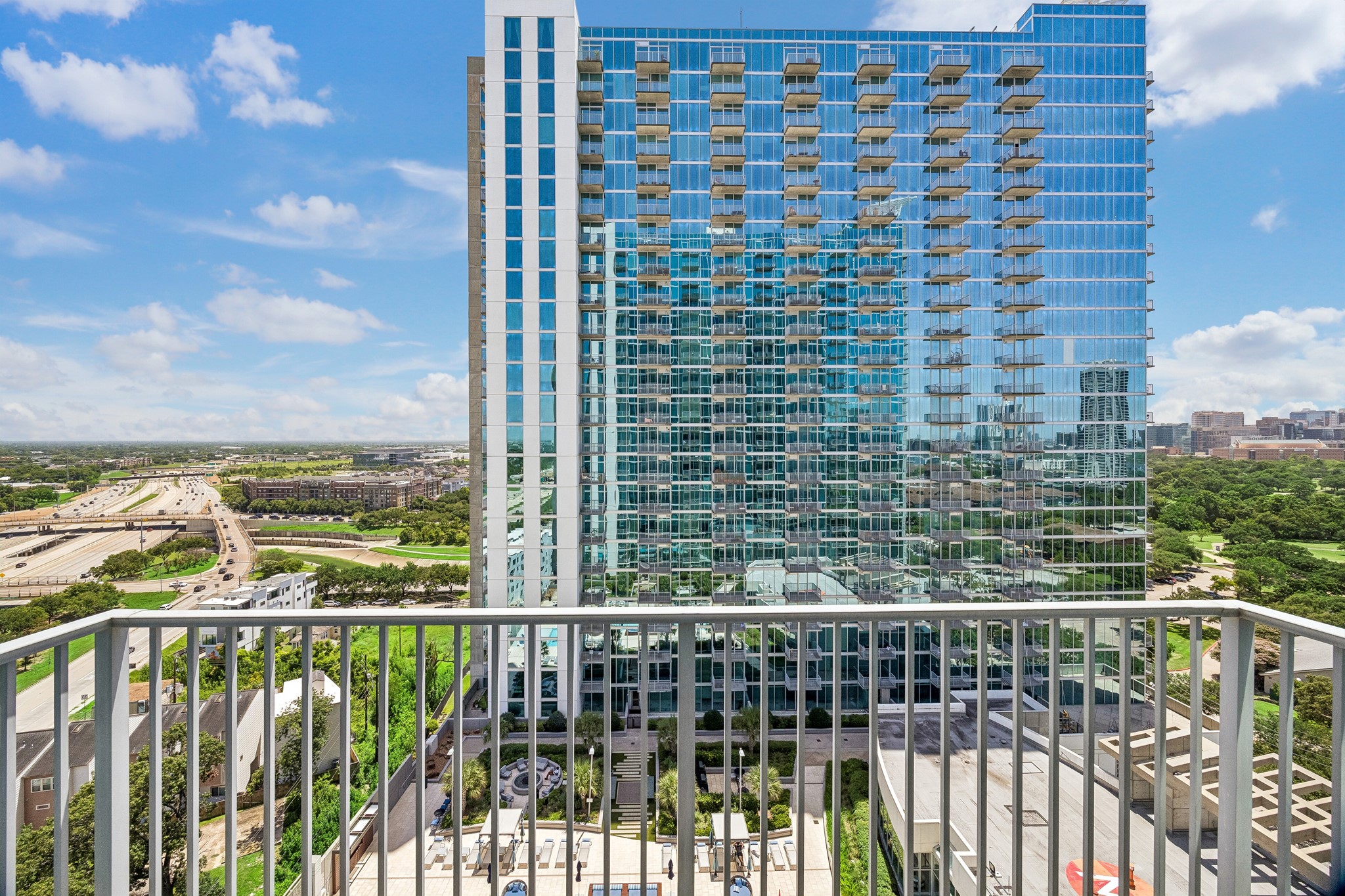 5925 Almeda Road, Unit 11606 Houston, TX 77004 - Photo 1 of 19 Gallery Image 1