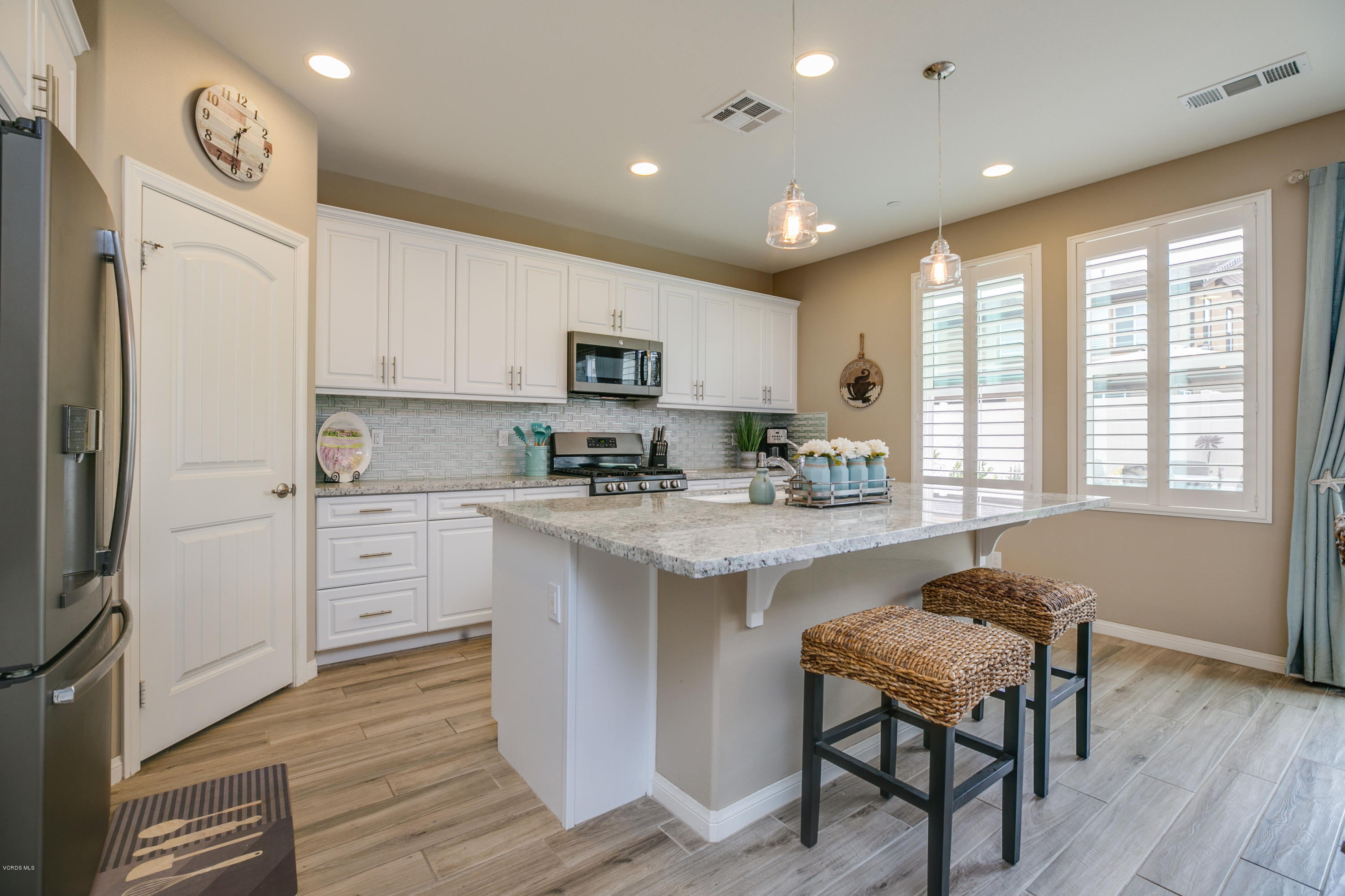 688 Platte Way Oxnard, CA 93036 - Photo 12 of 35 TwoFishDigital_688Platte-13