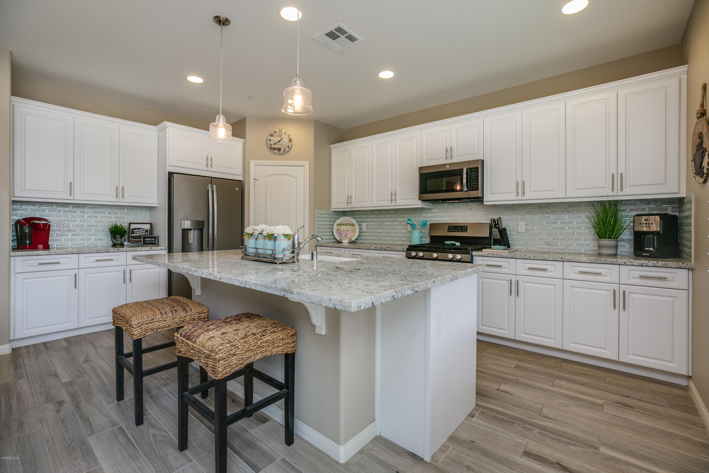 688 Platte Way Oxnard, CA 93036 - Photo 13 of 35 TwoFishDigital_688Platte-14