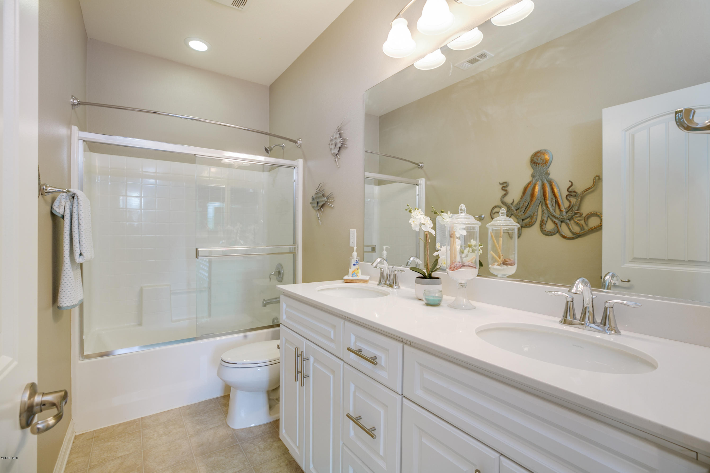 688 Platte Way Oxnard, CA 93036 - Photo 18 of 35 TwoFishDigital_688Platte-18