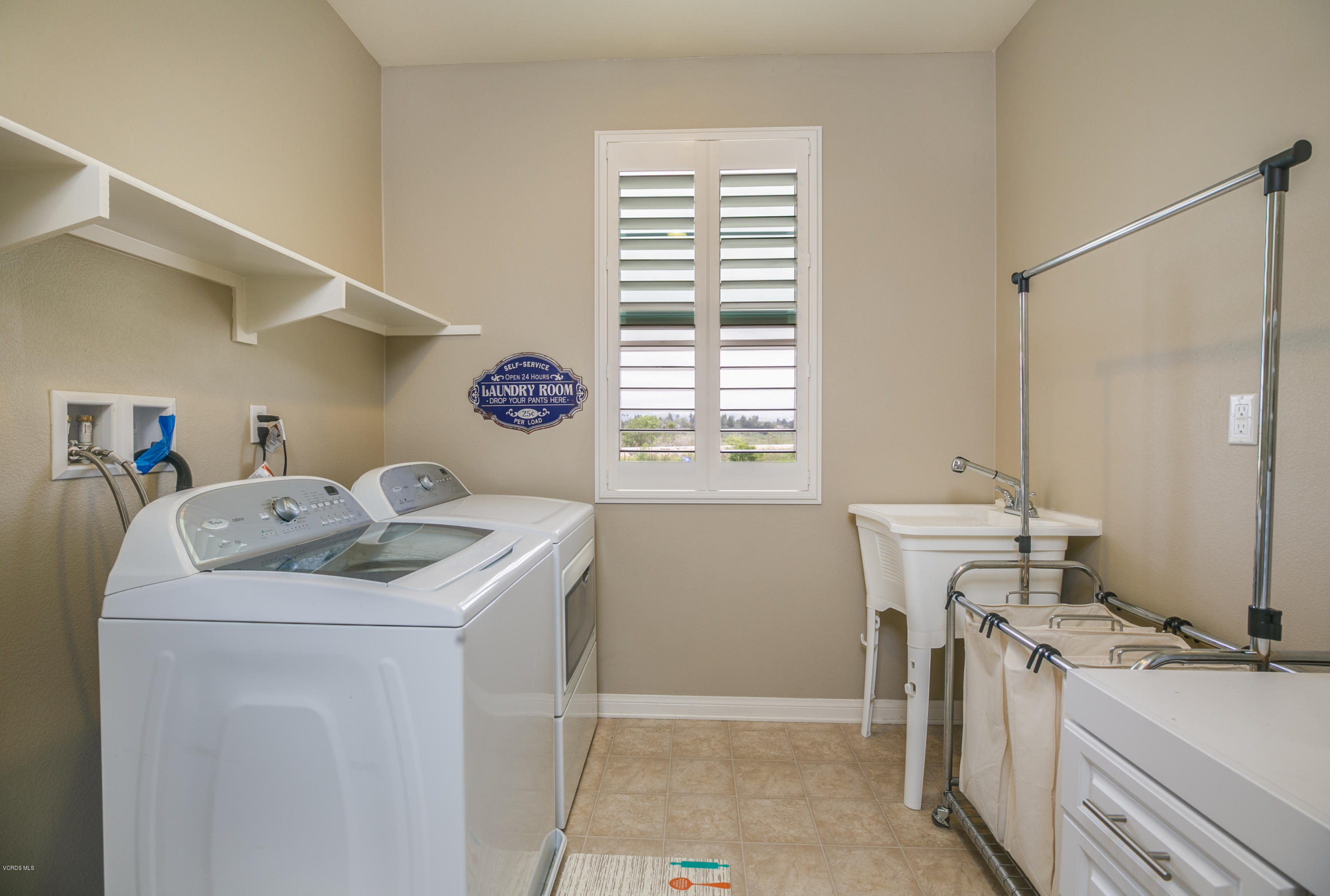 688 Platte Way Oxnard, CA 93036 - Photo 28 of 35 TwoFishDigital_688Platte-29