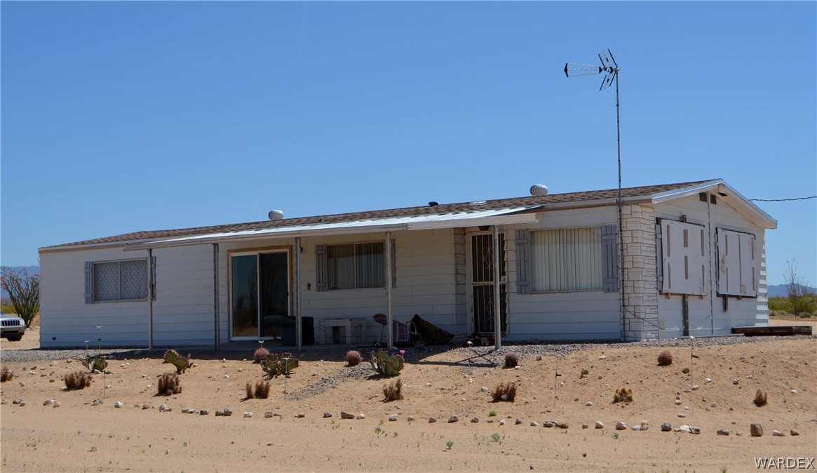 15355 Joshua Road Yucca, AZ 86438 - Photo 1 of 37