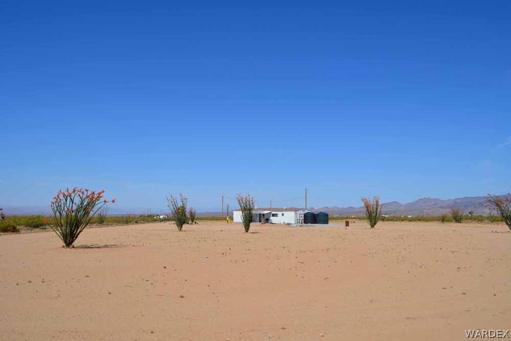 15355 Joshua Road Yucca, AZ 86438 - Photo 26 of 37
