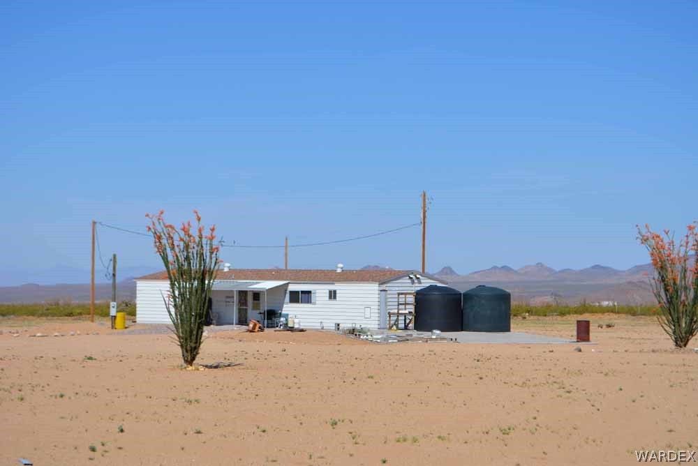 15355 Joshua Road Yucca, AZ 86438 - Photo 27 of 37