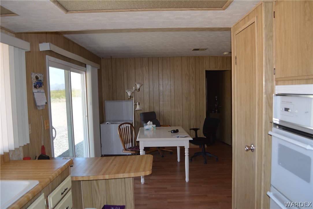 15355 Joshua Road Yucca, AZ 86438 - Photo 4 of 37