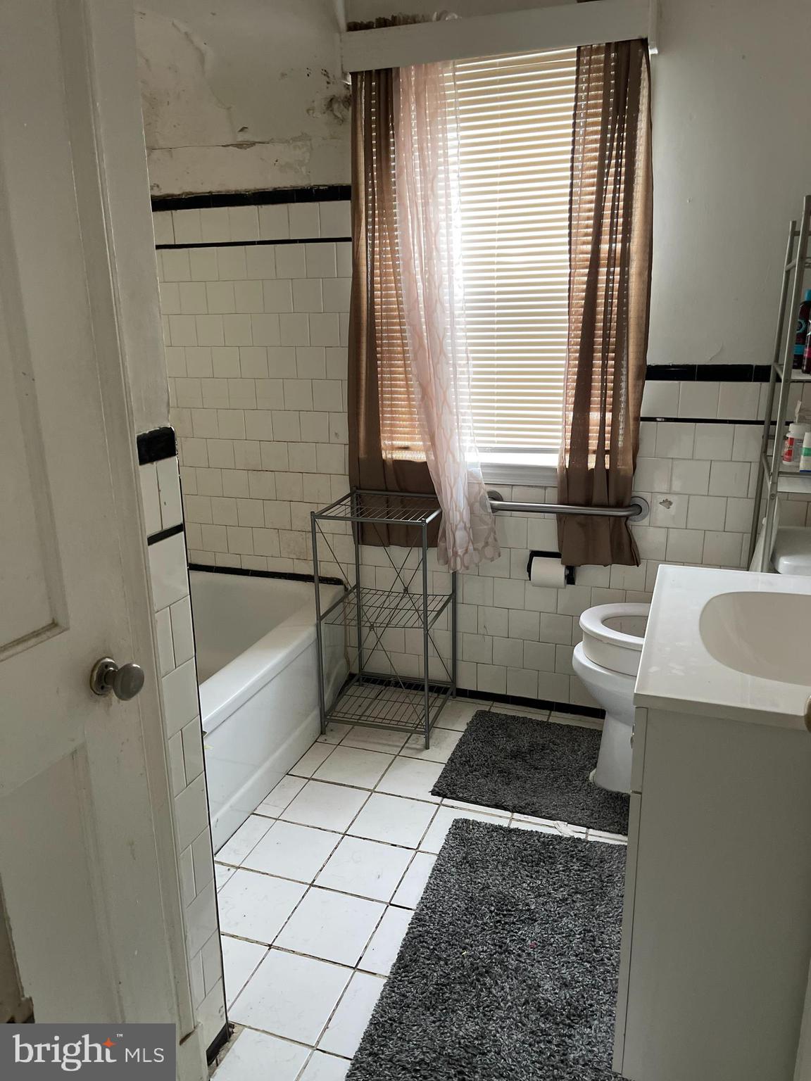 5608 Sagra Road Baltimore, MD 21239 - Photo 10 of 17 upstairs full bathroom