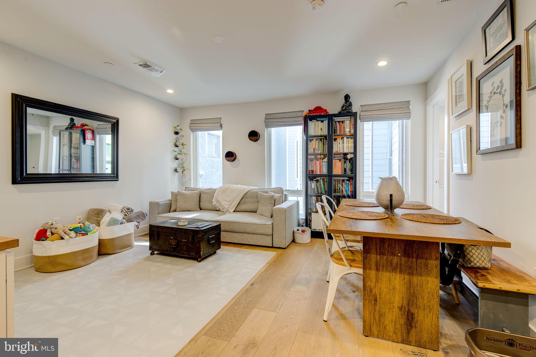 212 Bainbridge Street, Unit 4 Philadelphia, PA 19147 - Photo 11 of 27 living and dining area