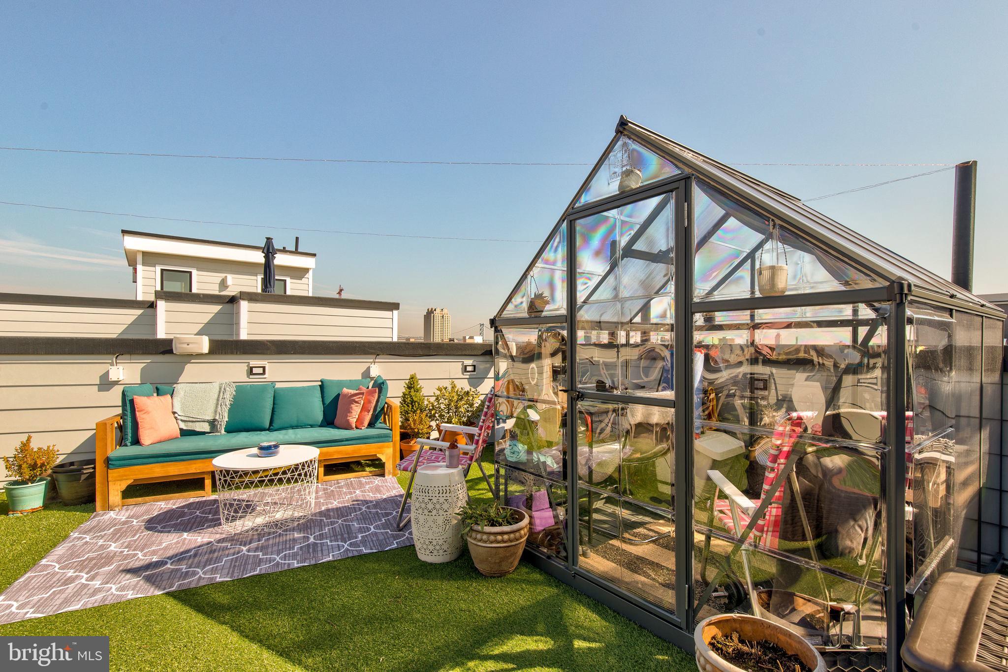 212 Bainbridge Street, Unit 4 Philadelphia, PA 19147 - Photo 24 of 27 Roof top deck