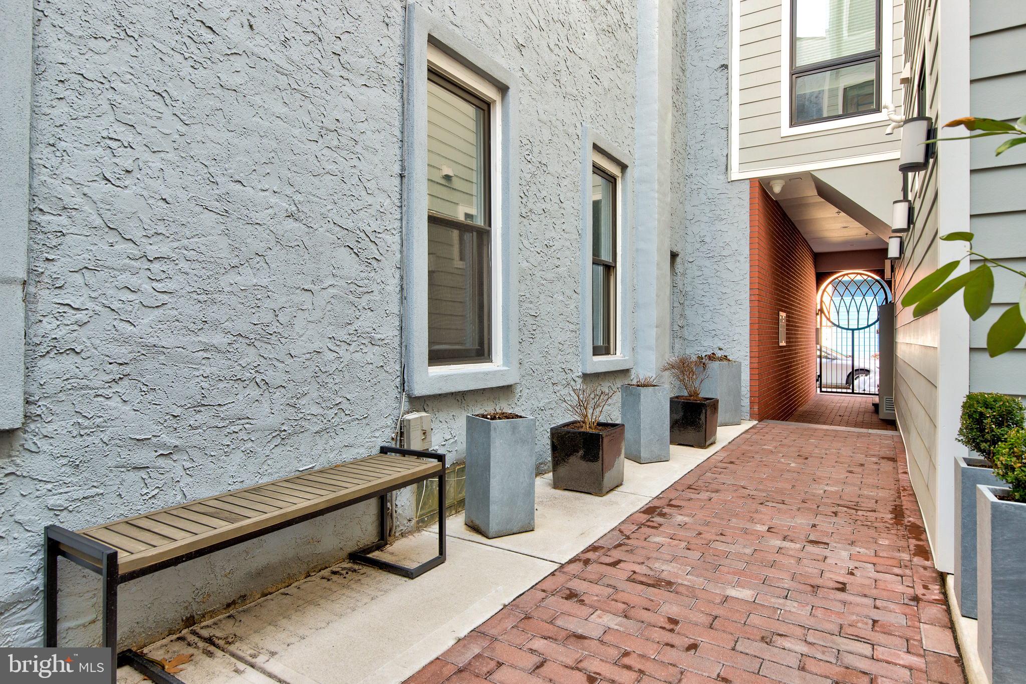 212 Bainbridge Street, Unit 4 Philadelphia, PA 19147 - Photo 4 of 27 Courtyard