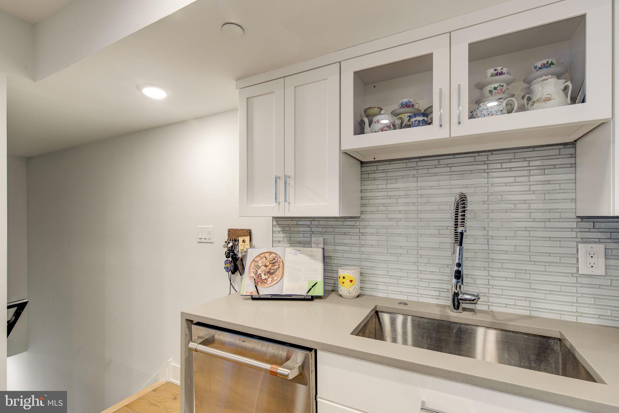 212 Bainbridge Street, Unit 4 Philadelphia, PA 19147 - Photo 7 of 27 Kitchen