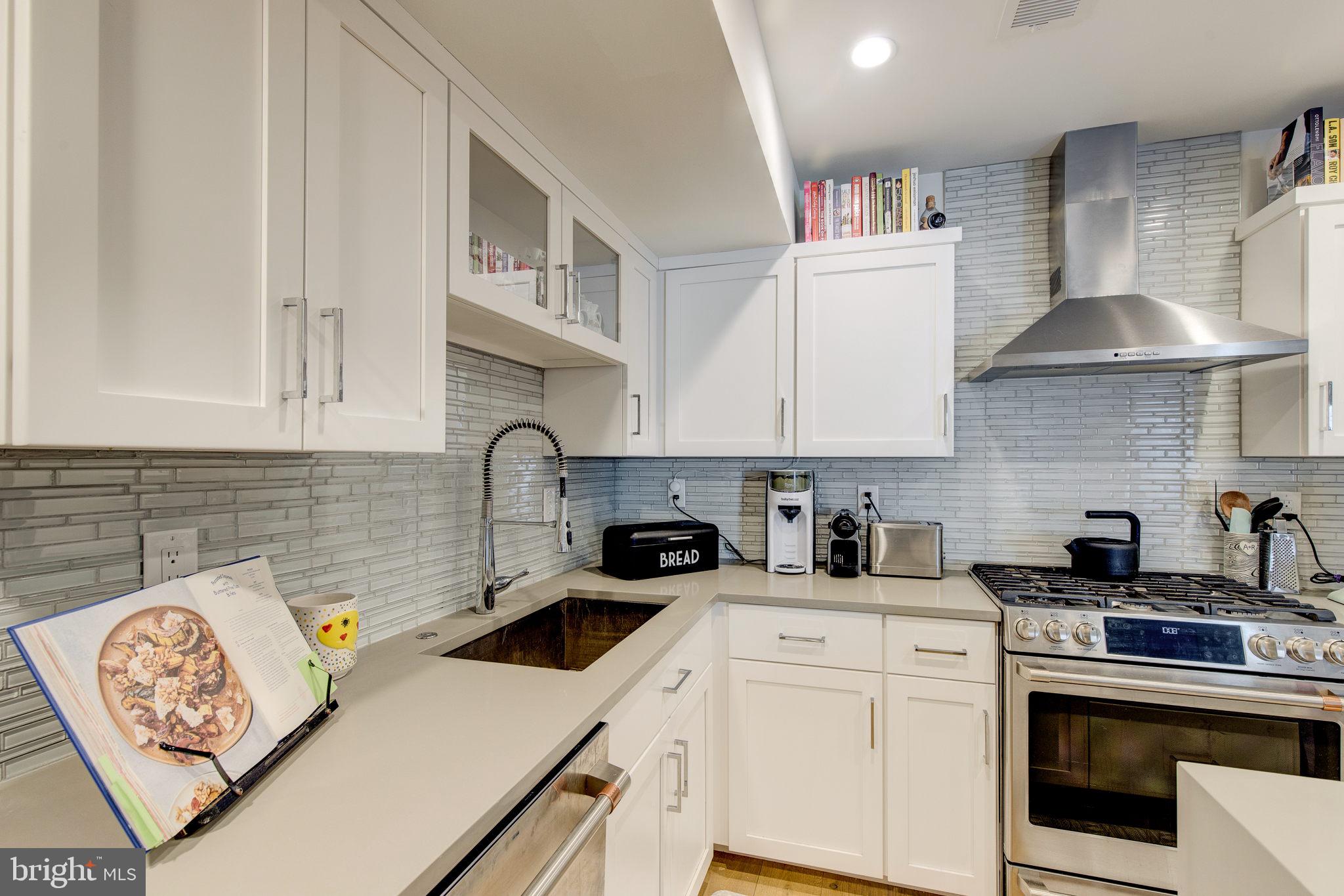 212 Bainbridge Street, Unit 4 Philadelphia, PA 19147 - Photo 8 of 27 Kitchen