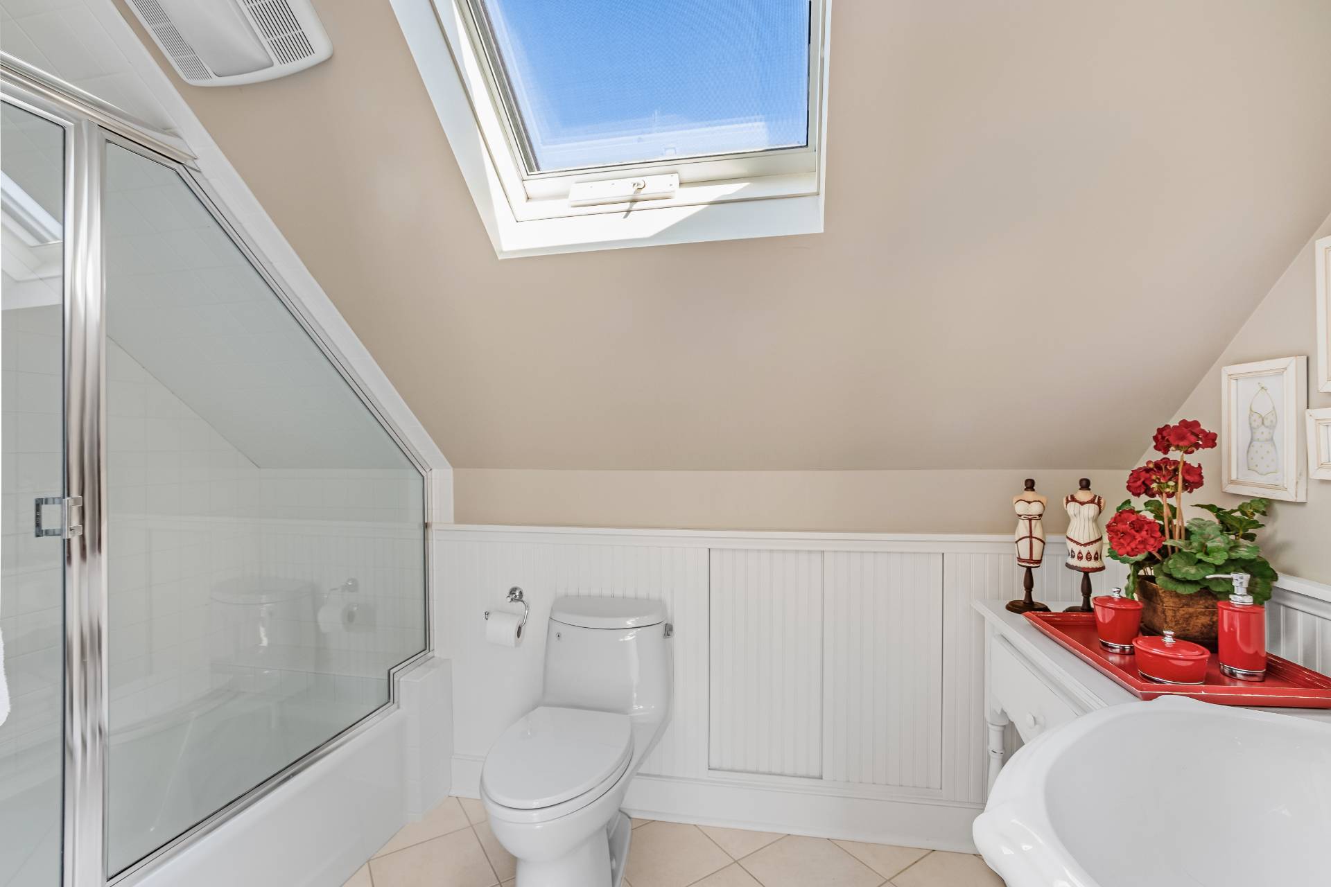 21 Tara Road Montauk, NY 11954 - Photo 28 of 37 a bathroom with a toilet sink and shower