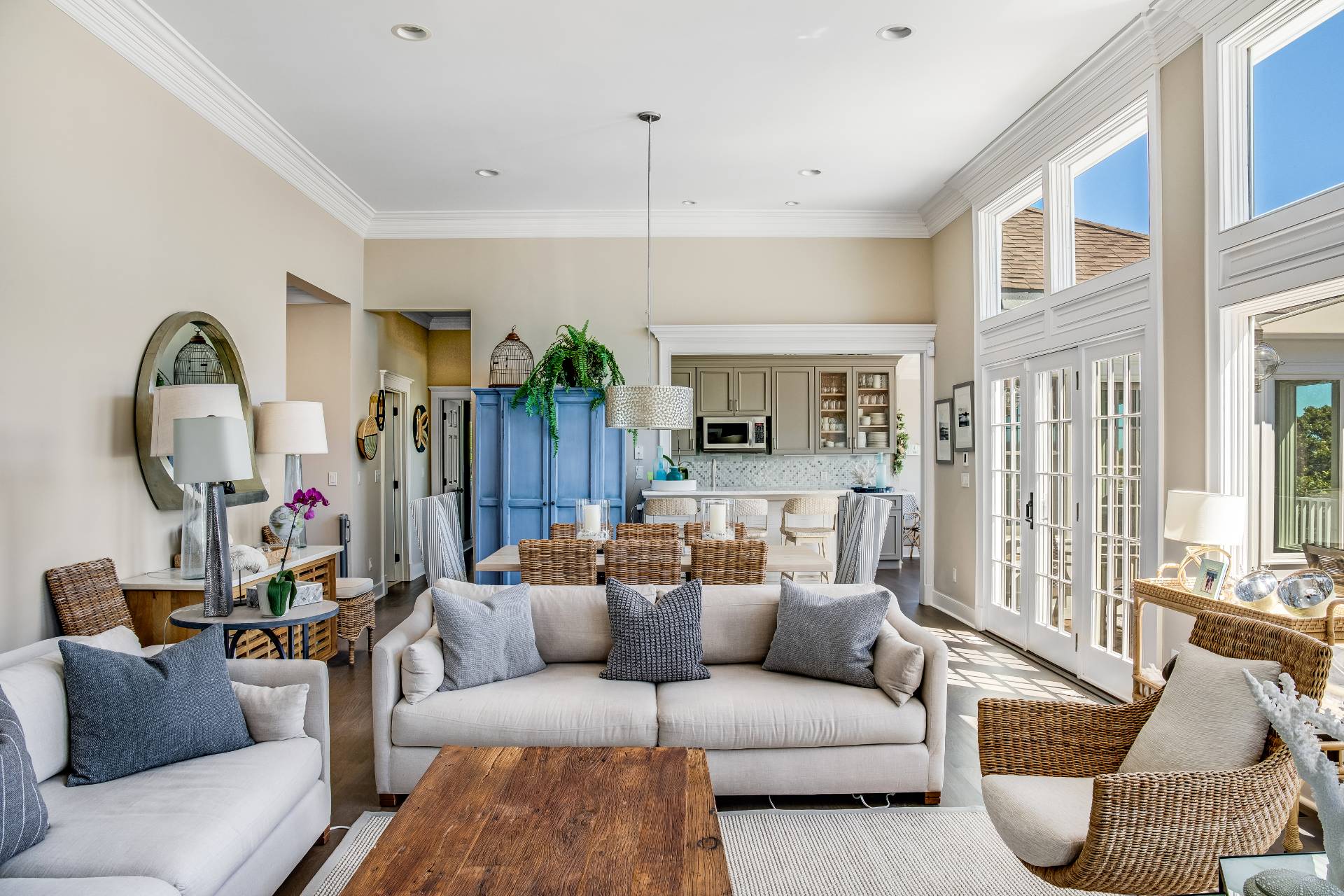 21 Tara Road Montauk, NY 11954 - Photo 8 of 37 a living room with furniture