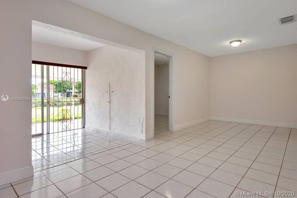 21119 Southwest 125th Court Road Miami, FL 33177 - Photo 8 of 19 Living Room