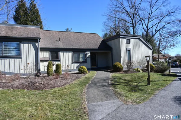 $2,600 | 922 Heritage Village, Unit B, Southbury, CT 06488
