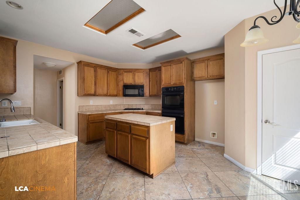 Undisclosed Address Bakersfield, CA 93312 - Photo 11 of 25