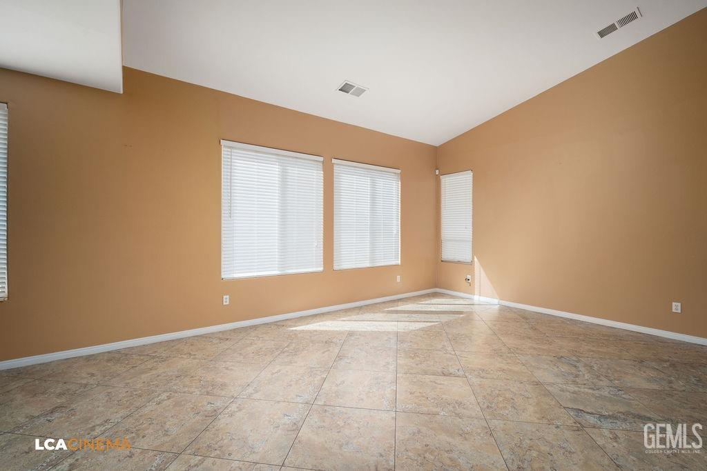 Undisclosed Address Bakersfield, CA 93312 - Photo 5 of 25