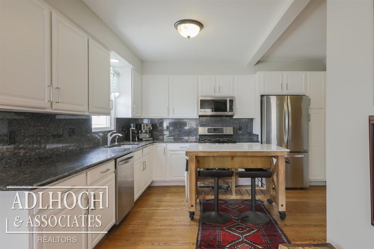 460 Fisher Road Grosse Pointe Farms, MI 48230 - Photo 4 of 22