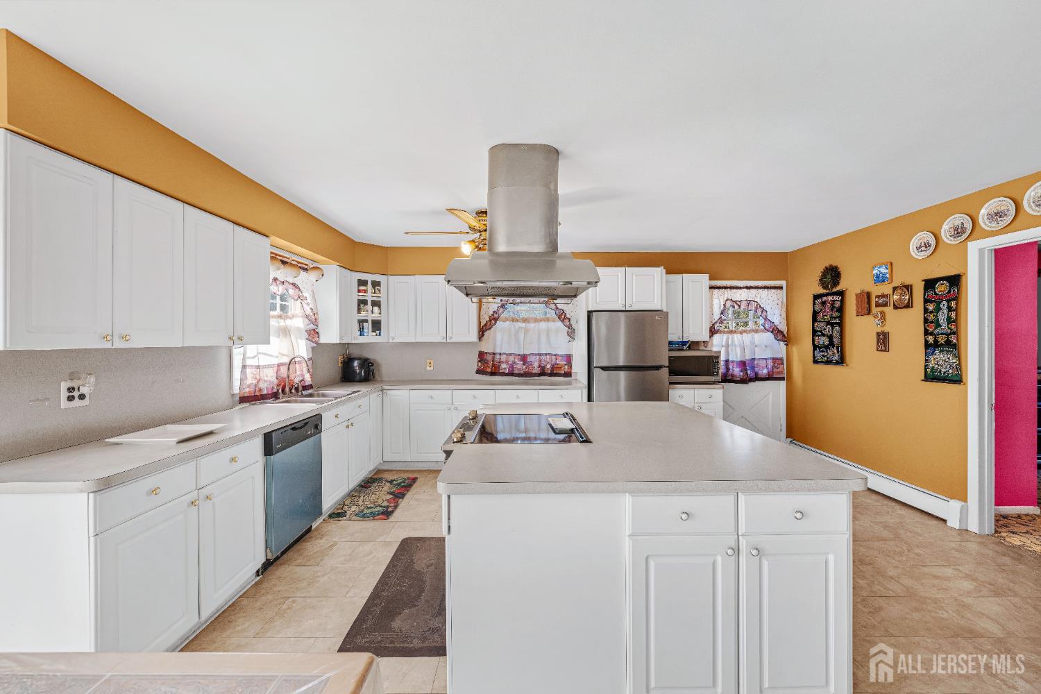 321 Manalapan Road Spotswood, NJ 08884 - Photo 16 of 49