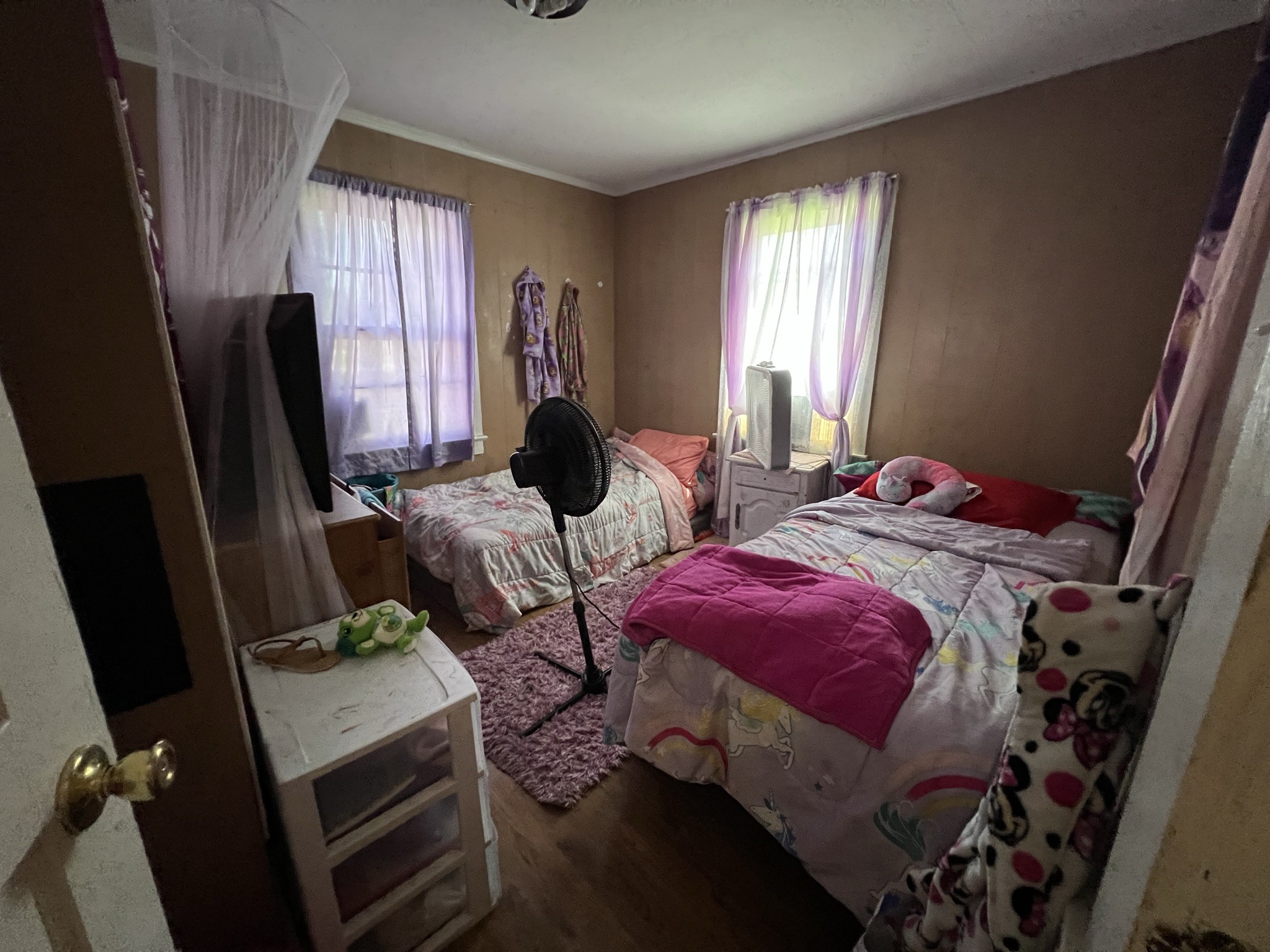 1400 Old Dover Road Clarksville, TN 37042 - Photo 20 of 65 a bedroom with two beds and a window