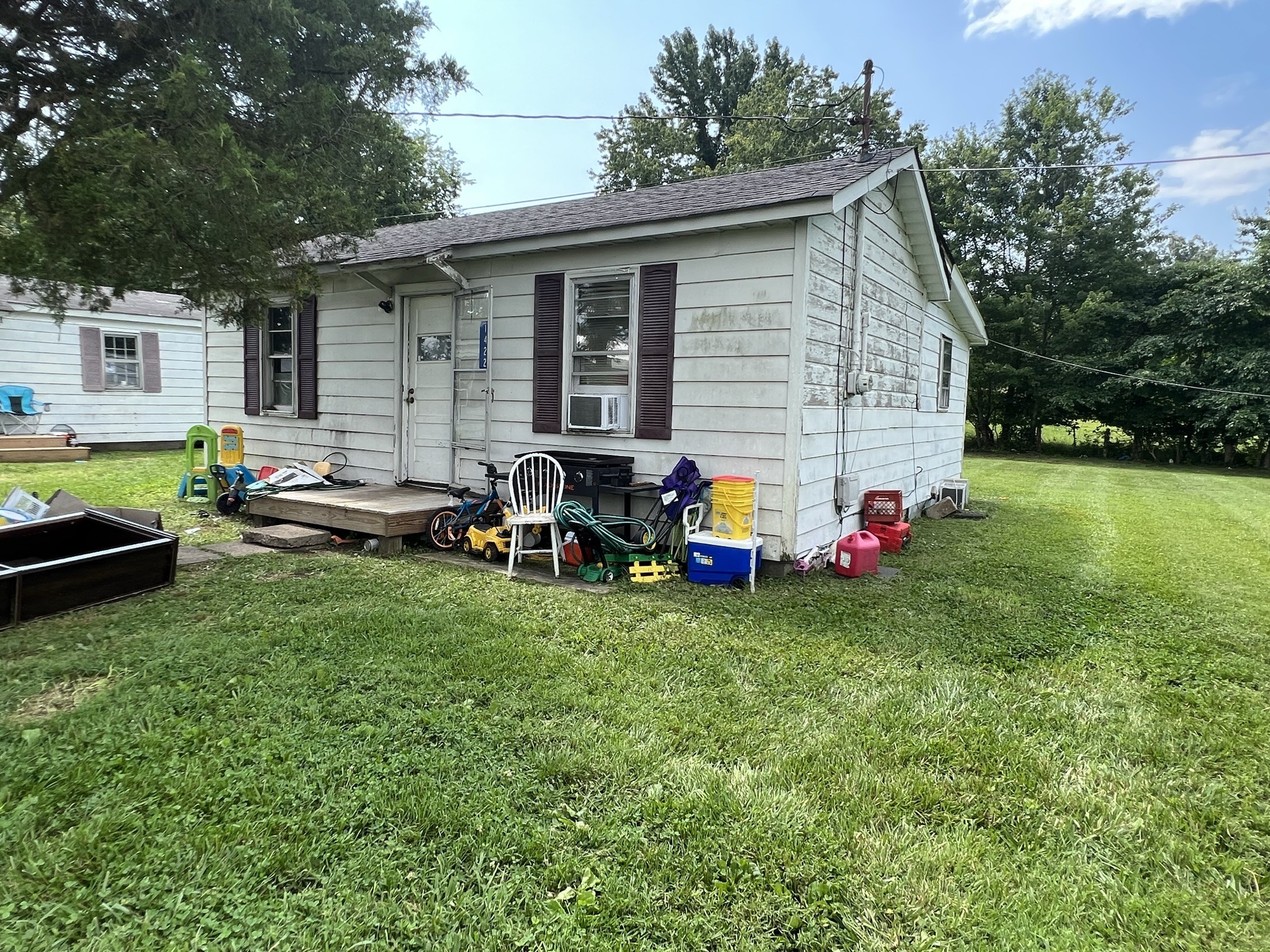 1400 Old Dover Road Clarksville, TN 37042 - Photo 49 of 65 a view of a house with backyard and sitting area