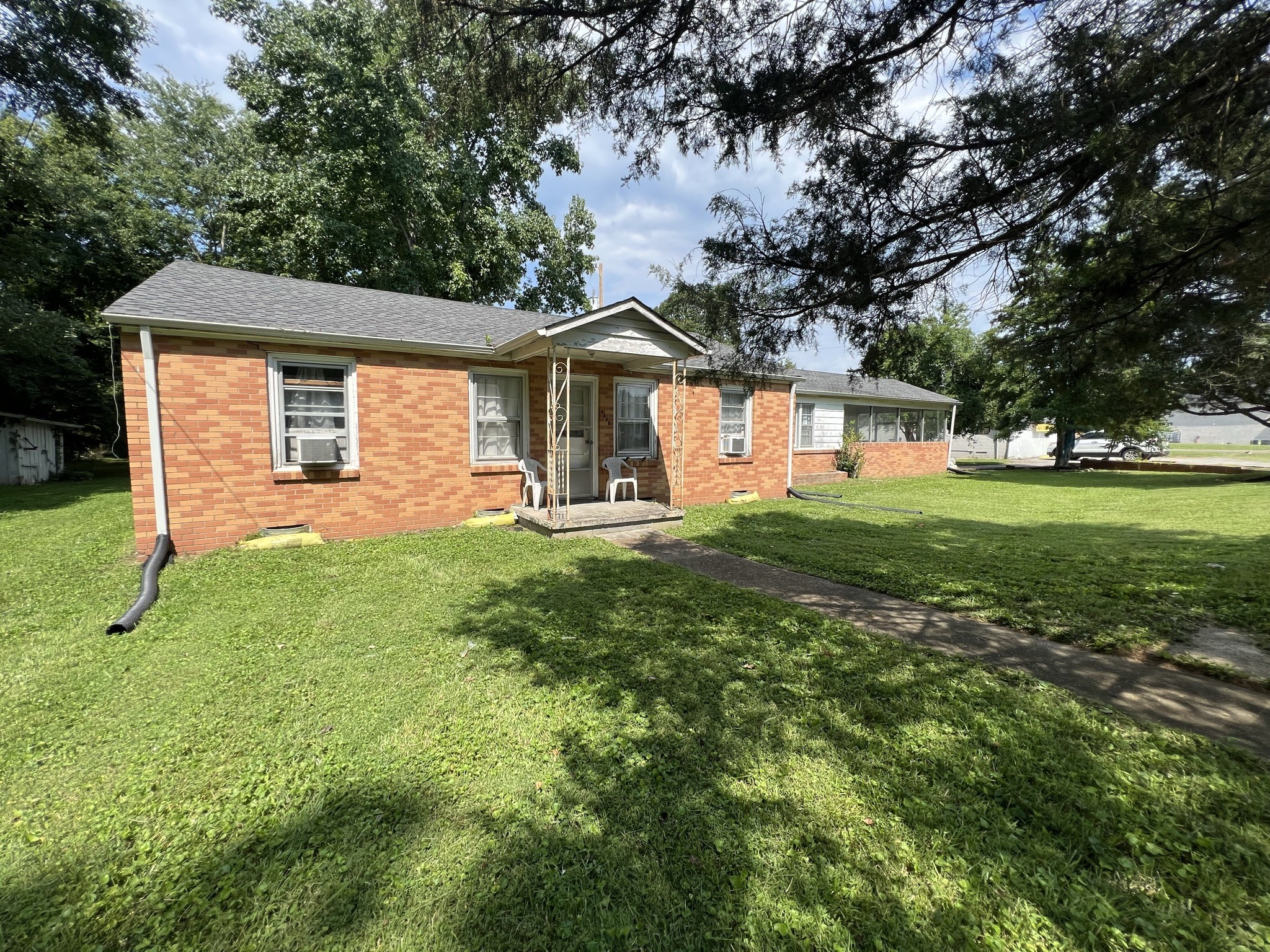 1400 Old Dover Road Clarksville, TN 37042 - Photo 8 of 65 a front view of a house with a yard