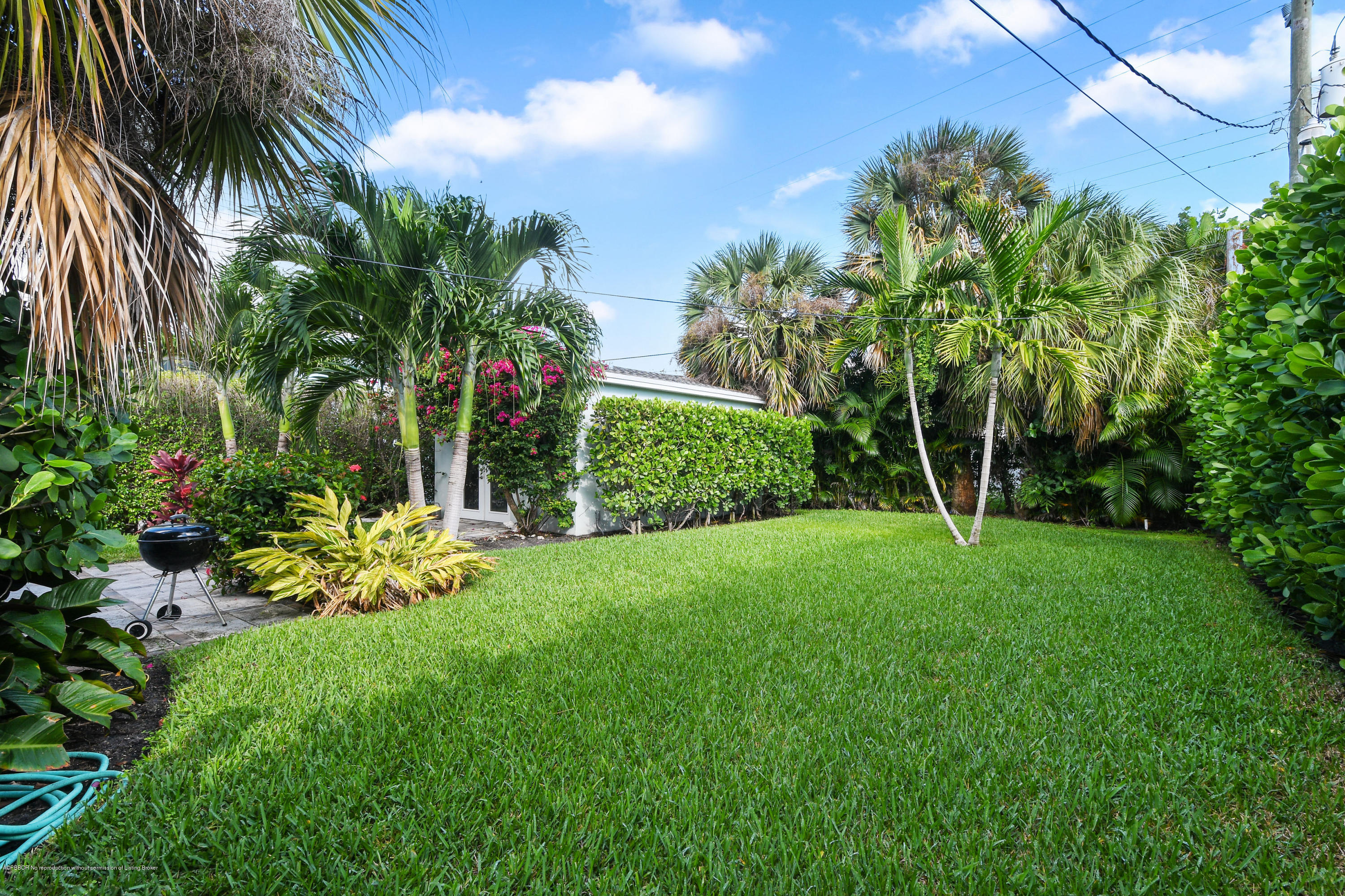 341 Murray Road West Palm Beach, FL 33405 - Photo 19 of 25 a view of a garden with a tree