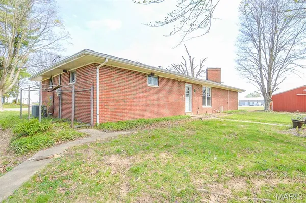 $150,000 | 4327 Mascoutah Avenue, Belleville, IL 62221