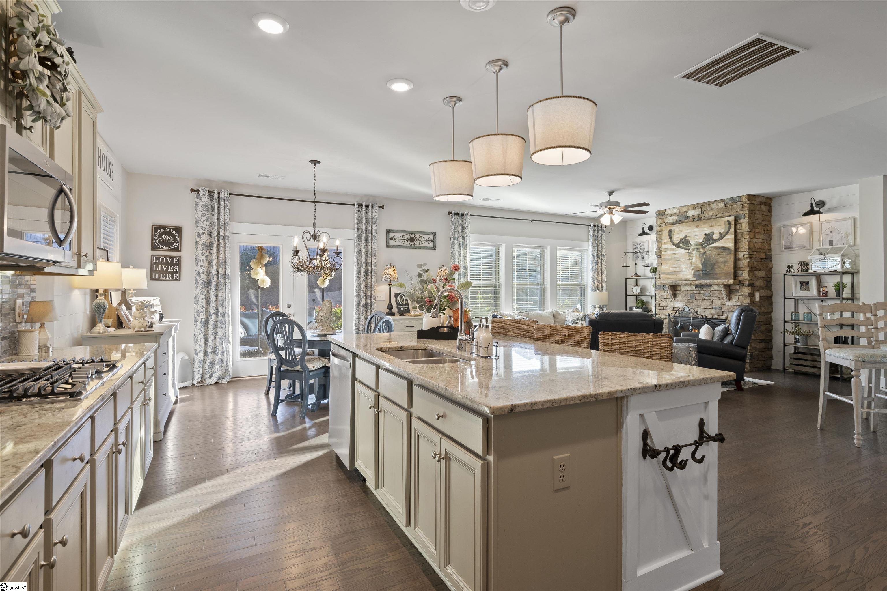 537 Grandon Road Greer, SC 29651 - Photo 10 of 36