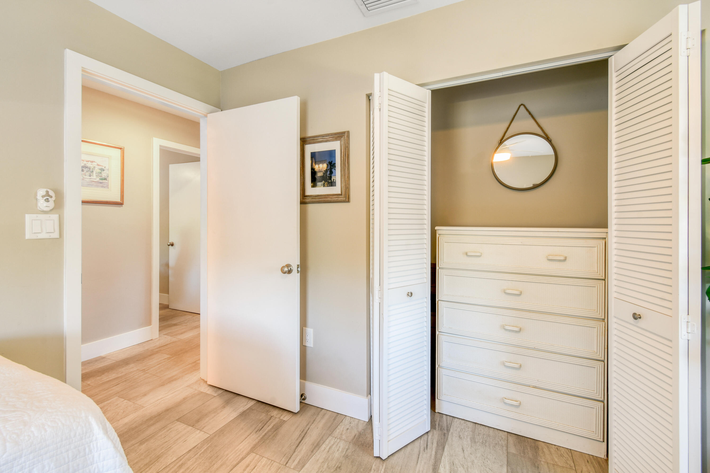 717 Highway 1, Unit 508 Jupiter, FL 33477 - Photo 36 of 66 a view of a dresser