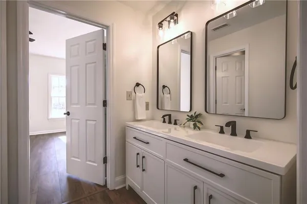 $765,000 | 142 Carr Road, LaGrange, GA 30241