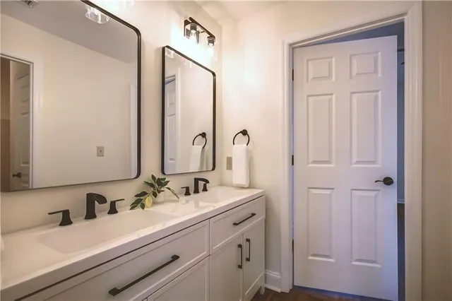 $770,000 | 142 Carr Road, LaGrange, GA 30241