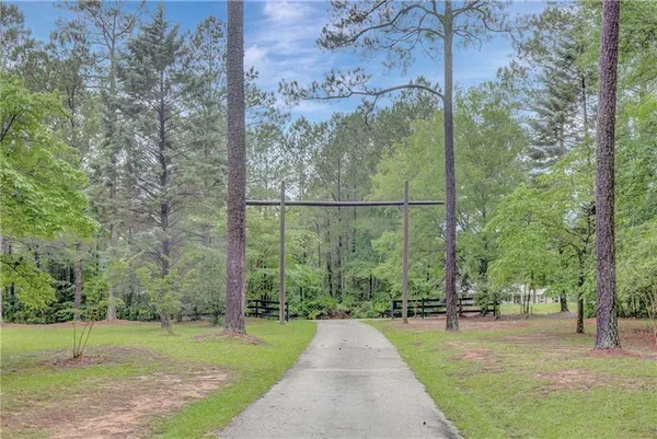 $765,000 | 142 Carr Road, LaGrange, GA 30241