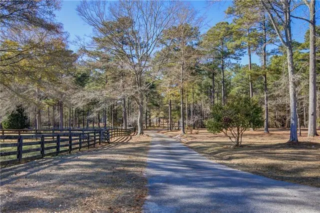 $770,000 | 142 Carr Road, LaGrange, GA 30241