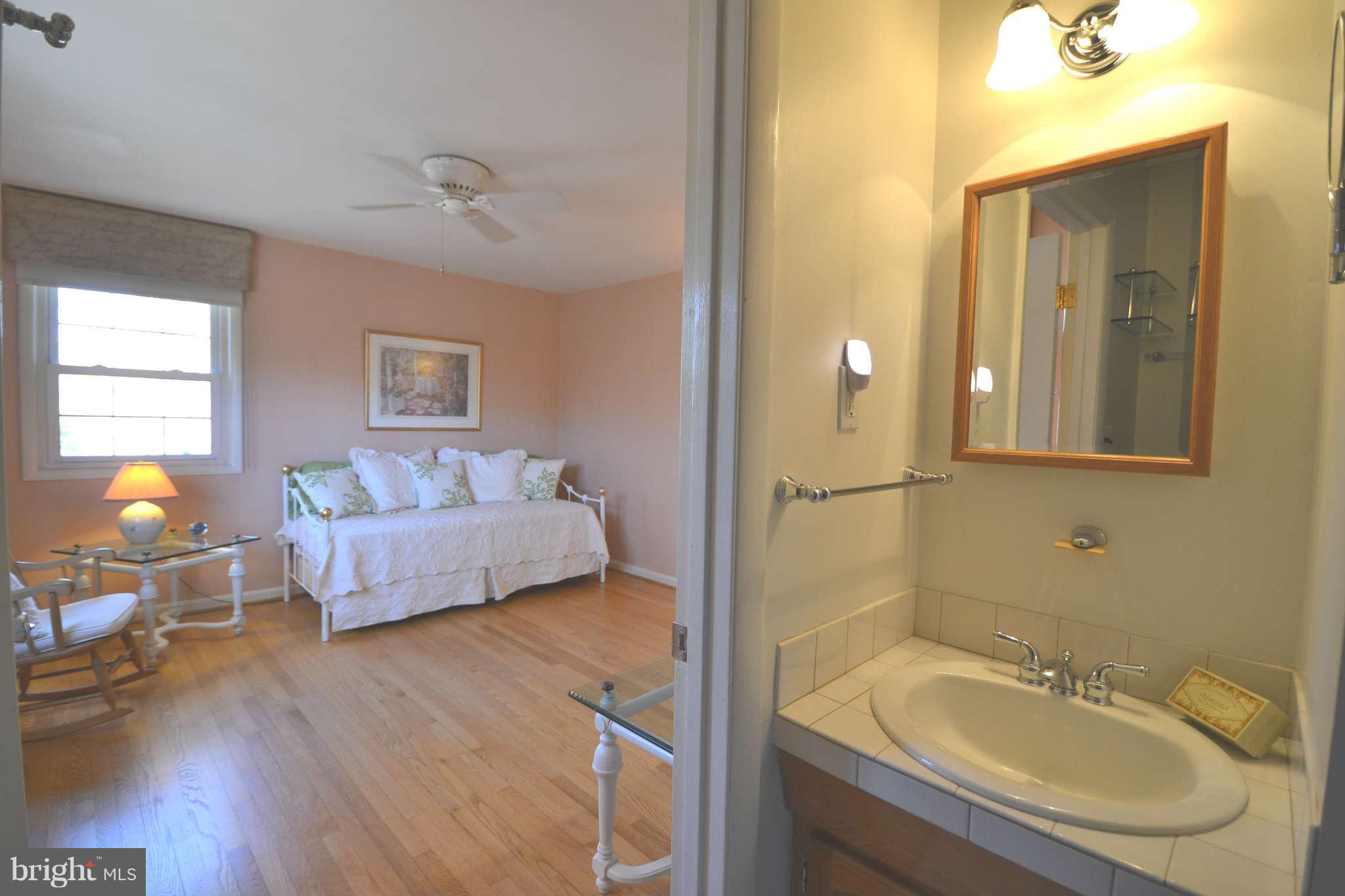 7467 Clifton Road Clifton, VA 20124 - Photo 14 of 30 En suite Bedroom