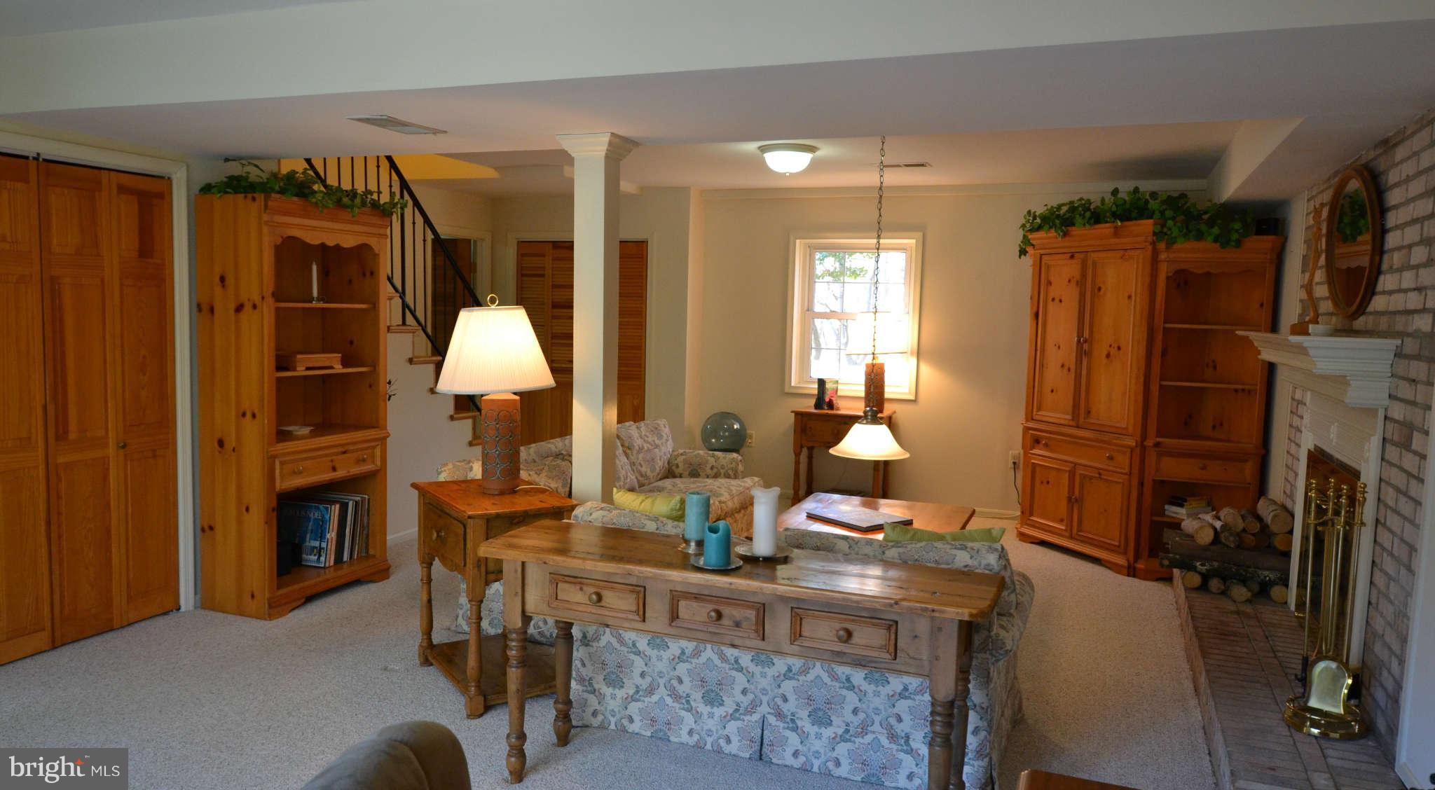 7467 Clifton Road Clifton, VA 20124 - Photo 18 of 30 Wonderful Space to Gather