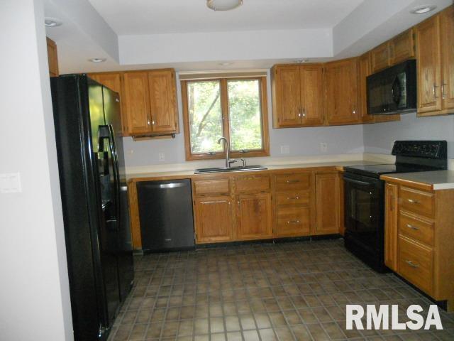 885 North Coal Road Colchester, IL 62326 - Photo 3 of 46 Gallery Image 3