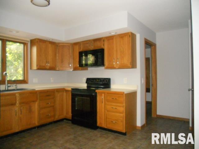 885 North Coal Road Colchester, IL 62326 - Photo 4 of 46 Gallery Image 4