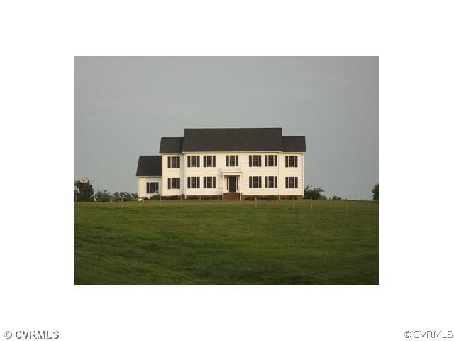 1752 Chinquapin Road Prospect, VA 23960 - Photo 1 of 16 a big room with yard