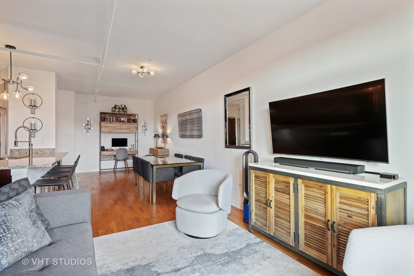 511 West Division Street, Unit 408 Chicago, IL 60610 - Photo 4 of 12