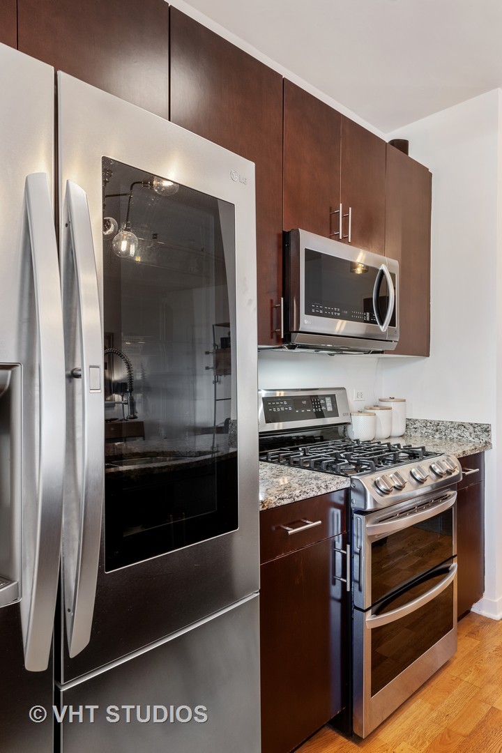511 West Division Street, Unit 408 Chicago, IL 60610 - Photo 6 of 12