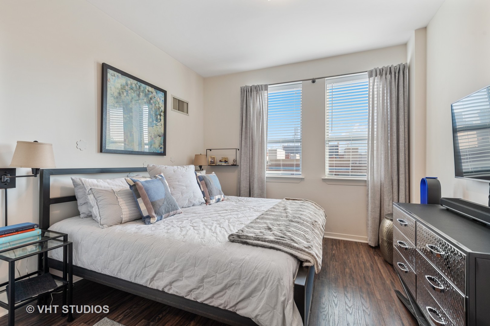 511 West Division Street, Unit 408 Chicago, IL 60610 - Photo 9 of 12