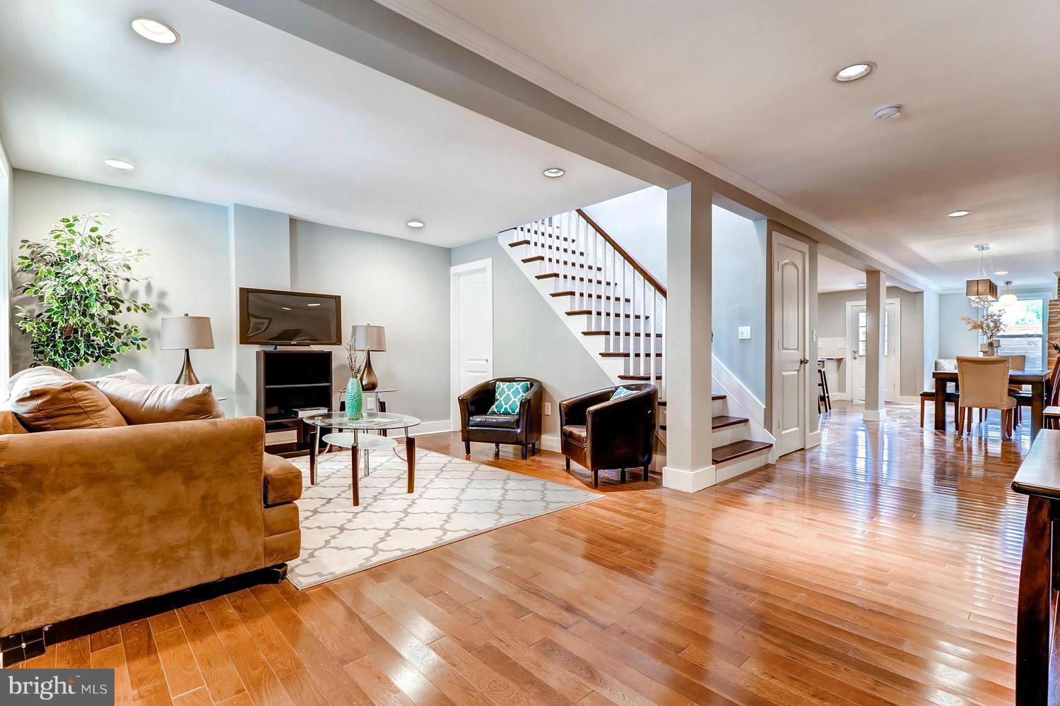 3418 Keswick Road Baltimore, MD 21211 - Photo 6 of 30 Living Room