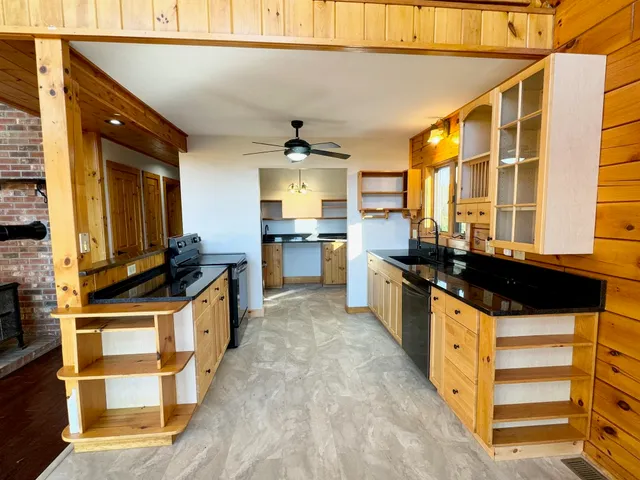 $548,500 | 603 Trucott Road, Holland, VT 05830