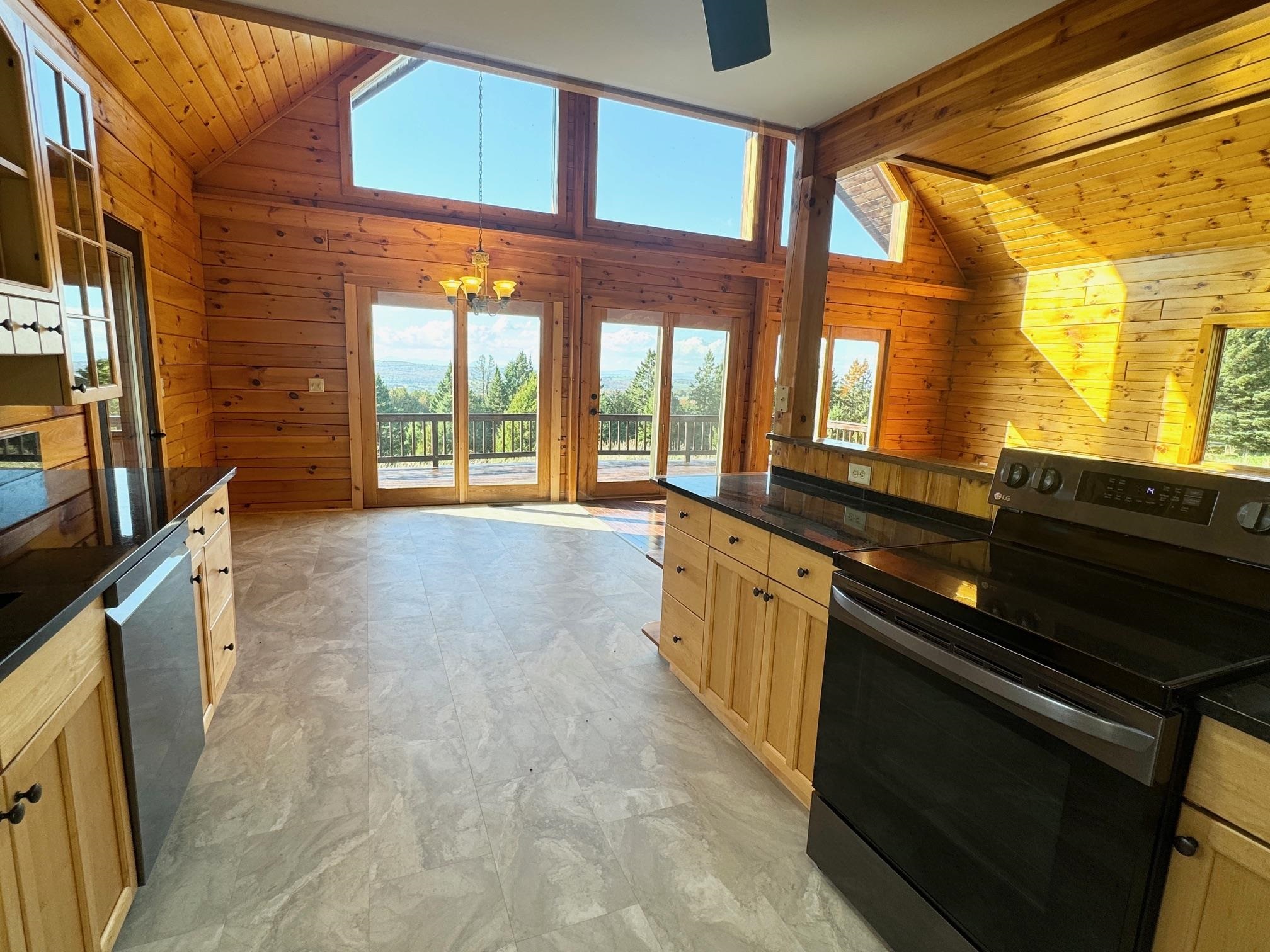 603 Trucott Road Holland, VT 05830 - Photo 7 of 50