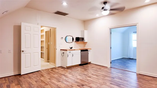 $639,000 | 346 Timbercreek Drive, Lake Jackson, TX 77566