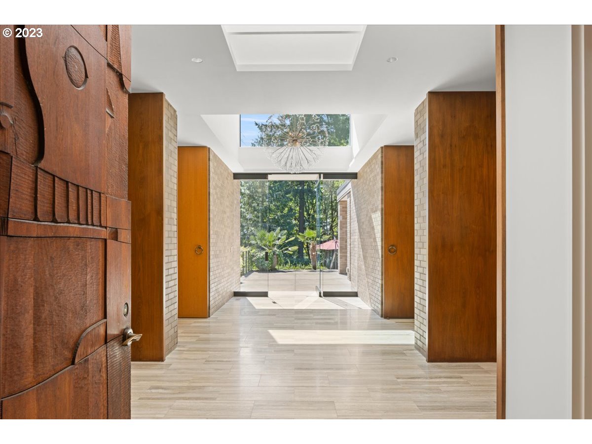 5335 Southwest Patton Road Portland, OR 97221 - Photo 8 of 46 Gallery Image 8